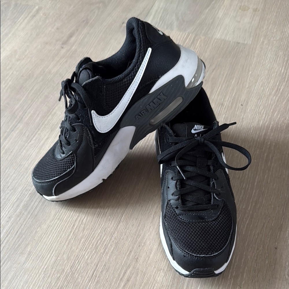 Nike Women’s Air Max 90s